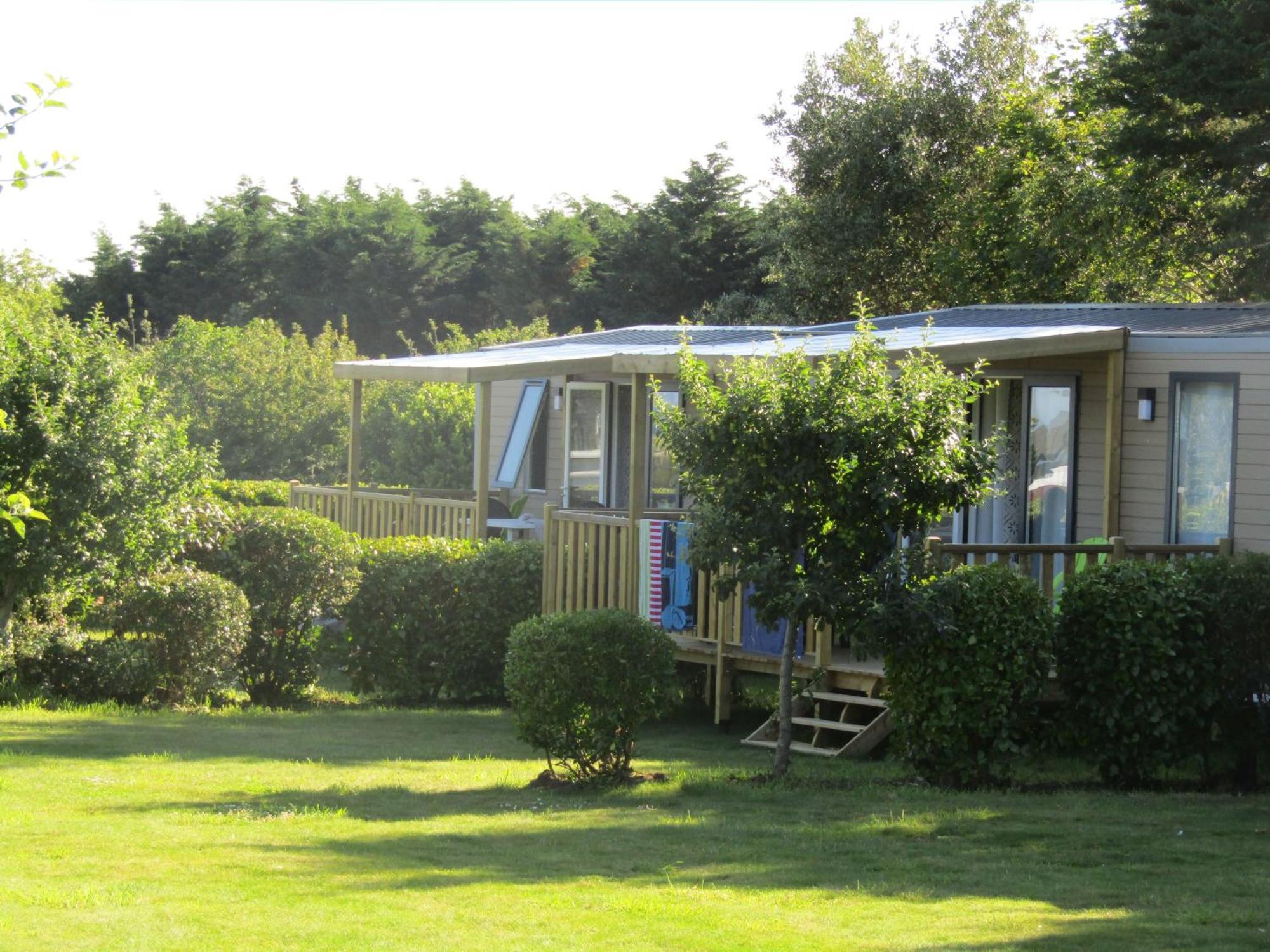 Camping les vergers de Squividan *** Tréffiagat Extérieur photo